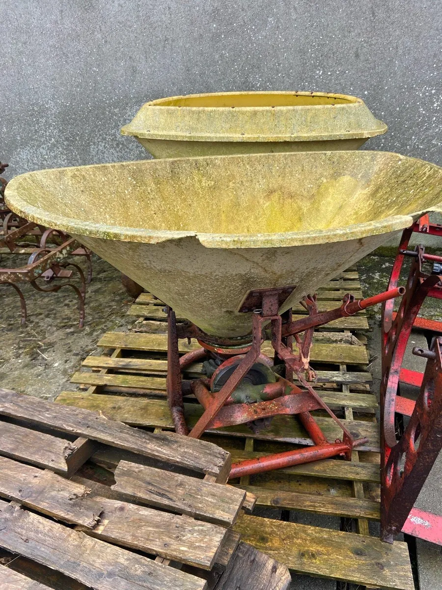 Haybob , trailer and 2 vicons - Image 4