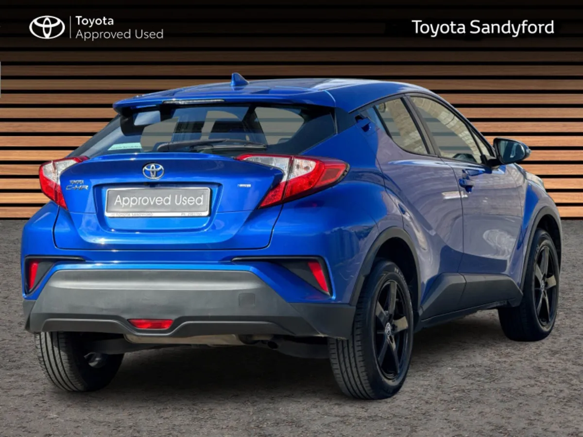 Toyota C-HR 1.2T LUNA PETROL // REVERSING CAMERA / - Image 2