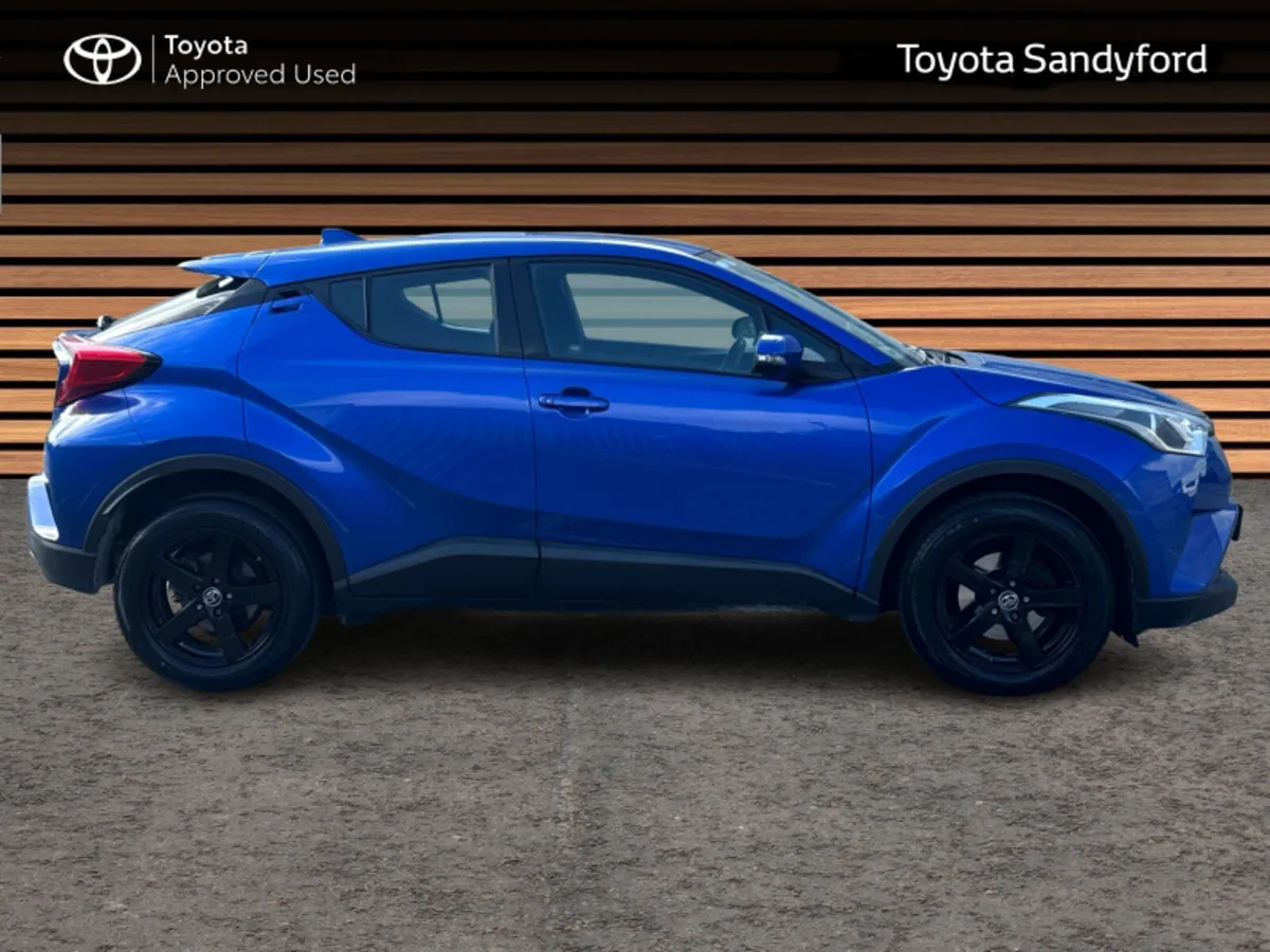 Toyota C-HR 1.2T LUNA PETROL // REVERSING CAMERA / - Image 3
