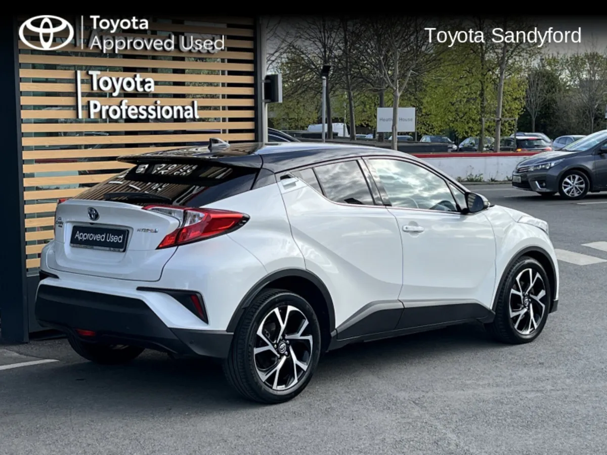 Toyota C-HR HYBRID LUNASPORT // REAR CAMERA // BLU - Image 2
