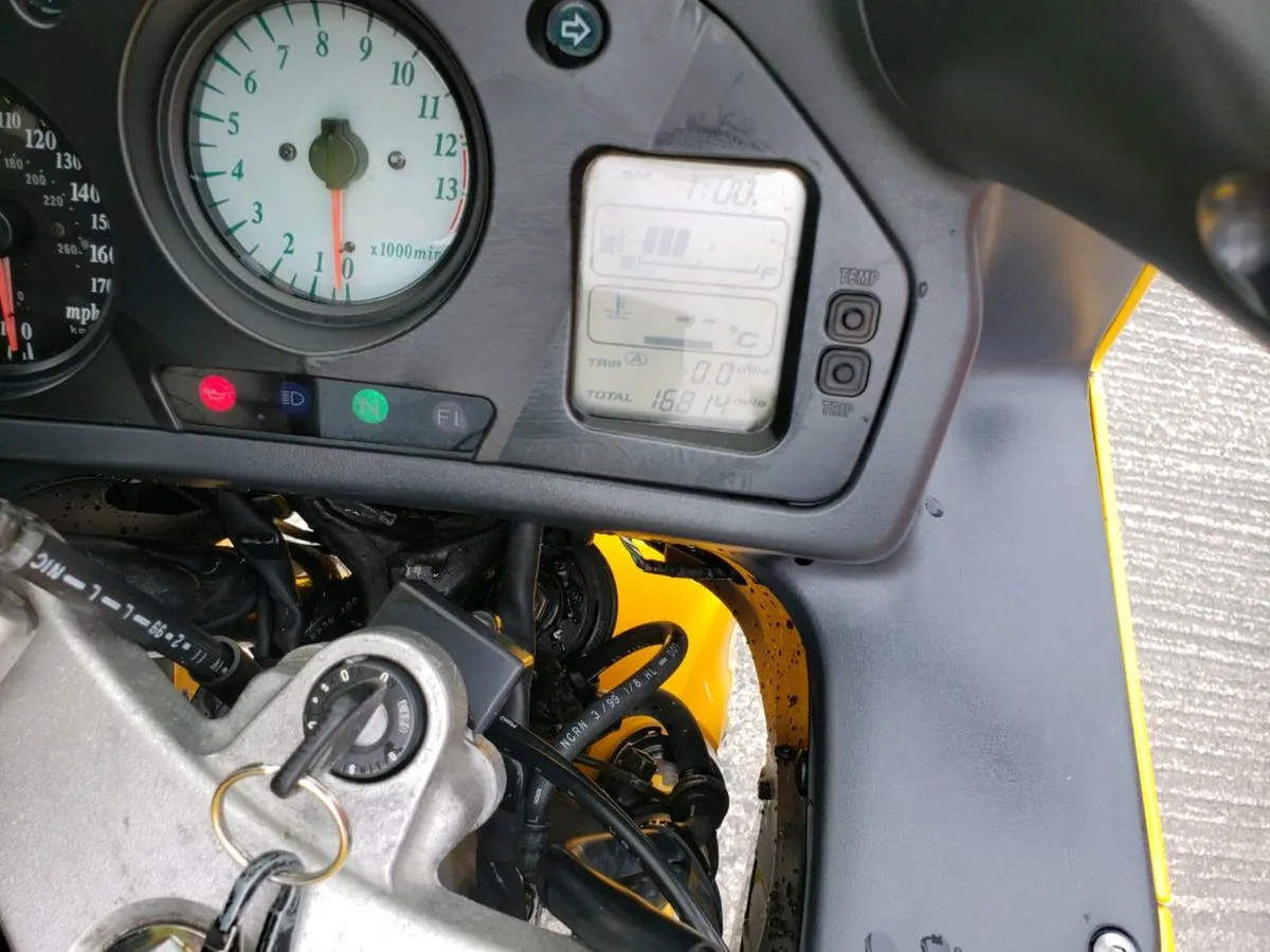 Honda VFR800 Fi - Image 3