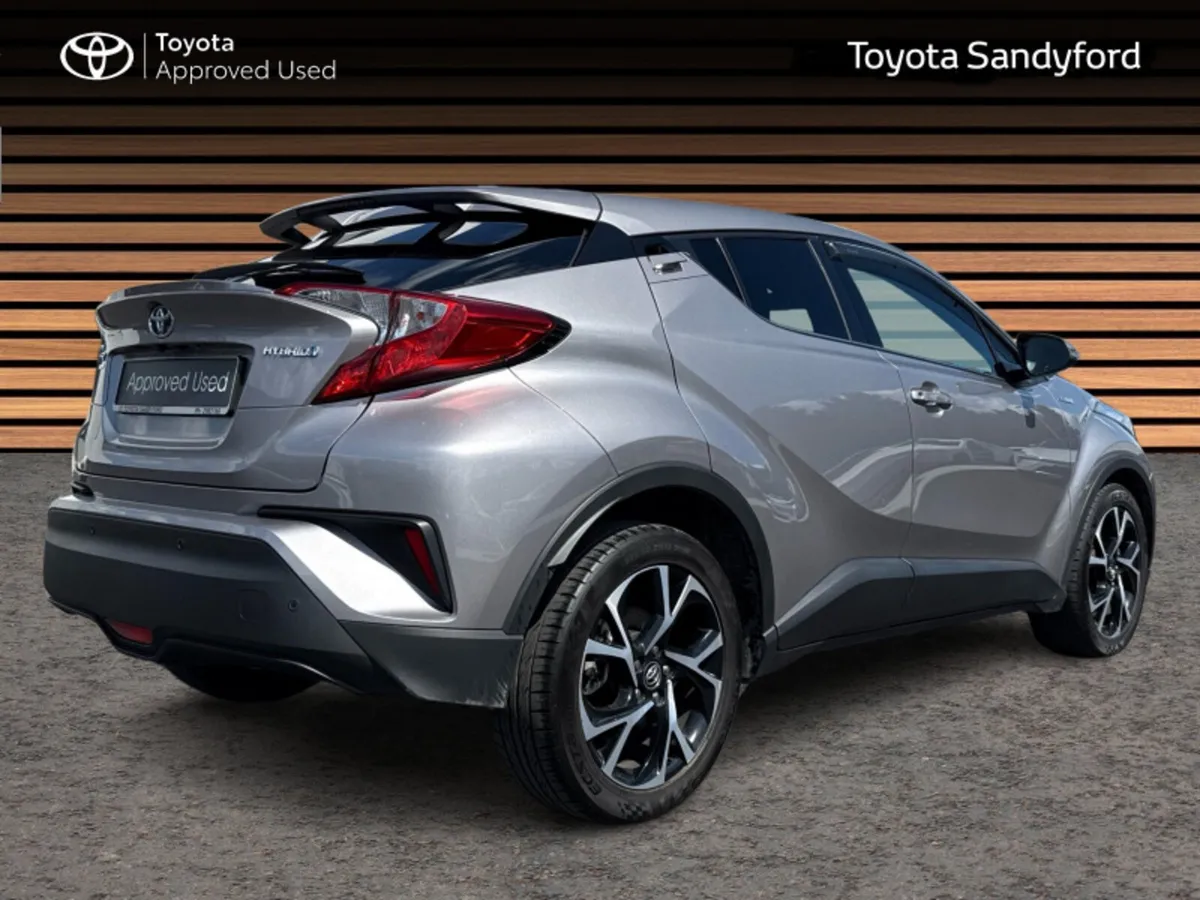 Toyota C-HR HYBRID SPORT // REAR CAMERA // BLUETOO - Image 2