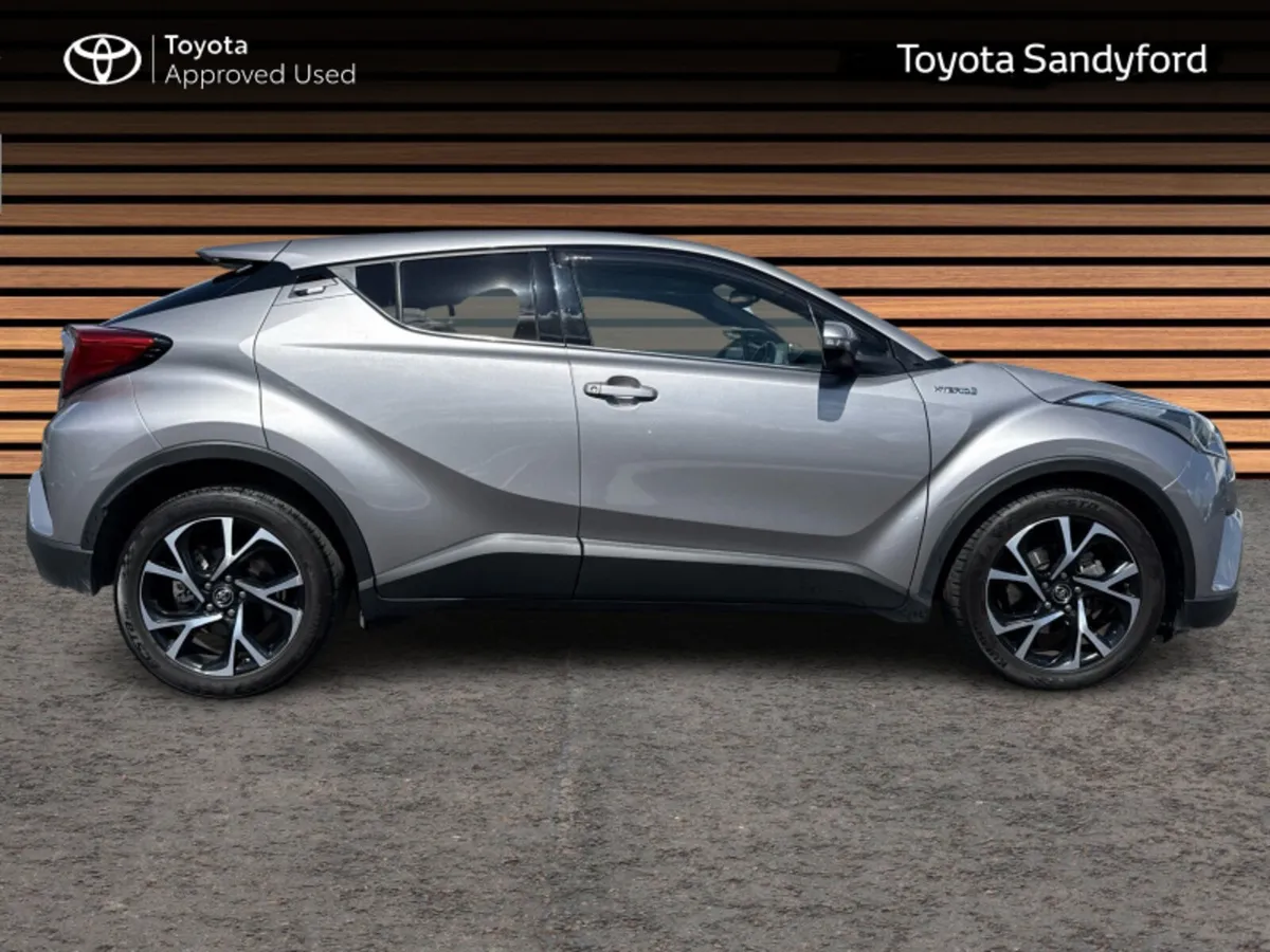 Toyota C-HR HYBRID SPORT // REAR CAMERA // BLUETOO - Image 3