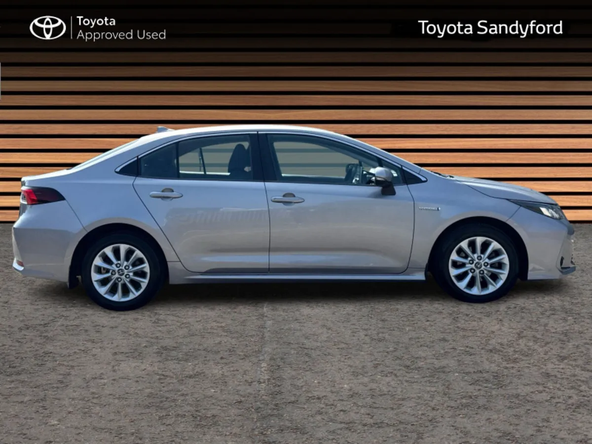 Toyota Corolla HYBRID LUNA SALOON // REAR CAMERA / - Image 3