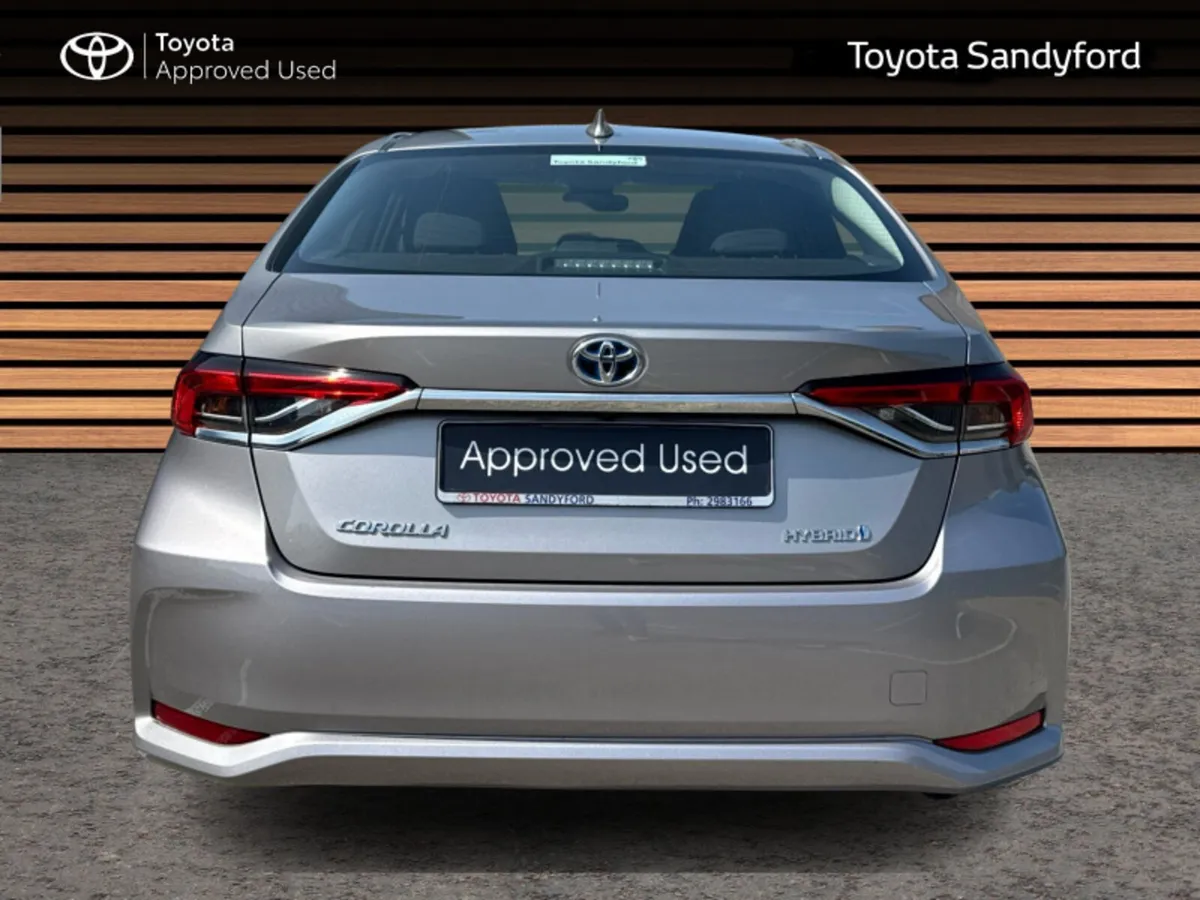 Toyota Corolla HYBRID LUNA SALOON // REAR CAMERA / - Image 4