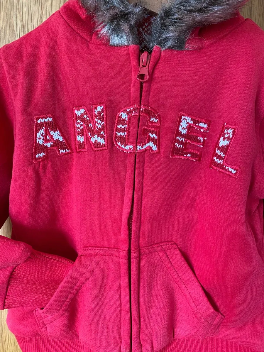 Brand new Girl’s Red Angel Hoodie- 4 years - Image 3