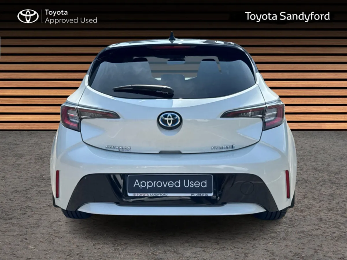 Toyota Corolla LUNA SPORT HATCHBACK // AIR CON // - Image 4