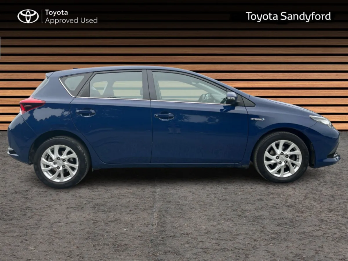 Toyota Auris HYBRID ICON TECH // REAR CAMERA // BL - Image 3
