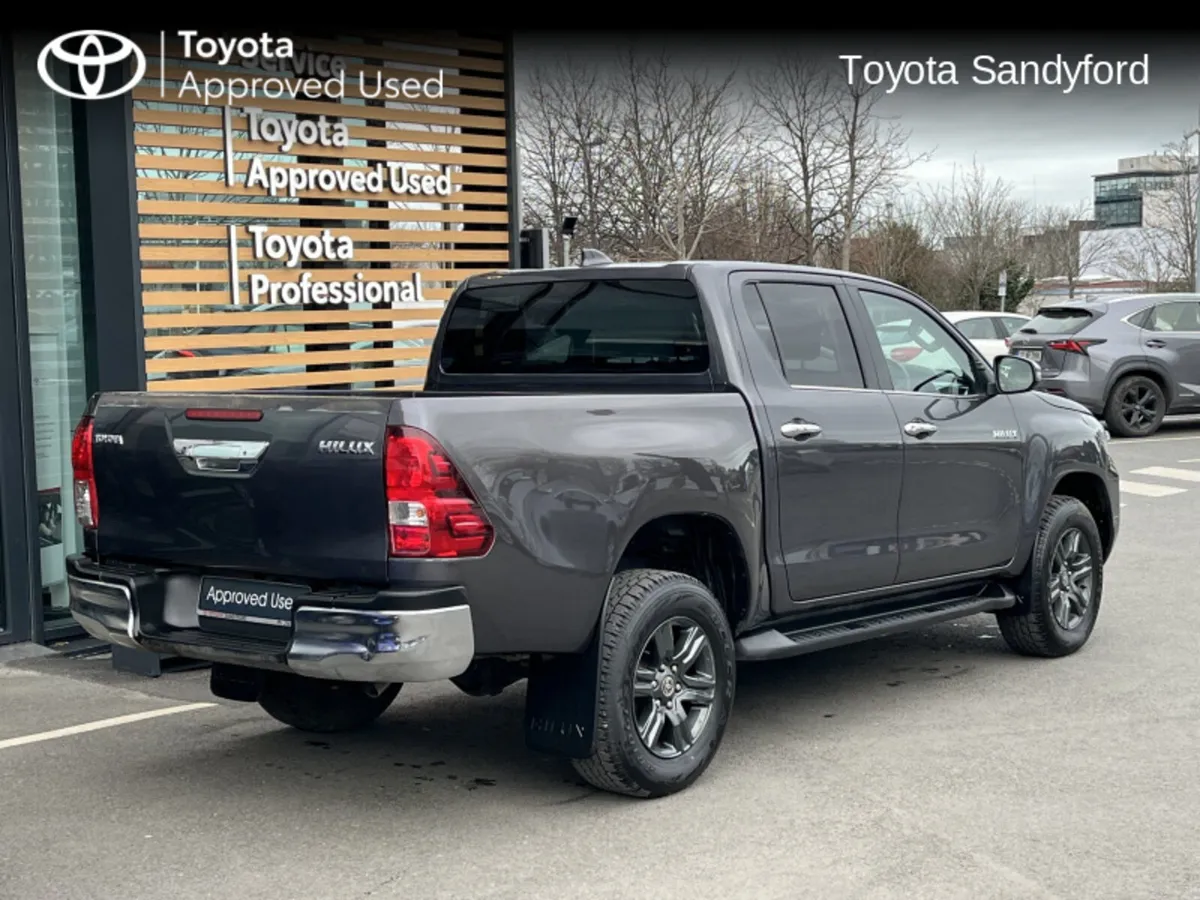 Toyota Hilux 2.8 SR5 DOUBLE CAB AUTOMATIC // AIR C - Image 2