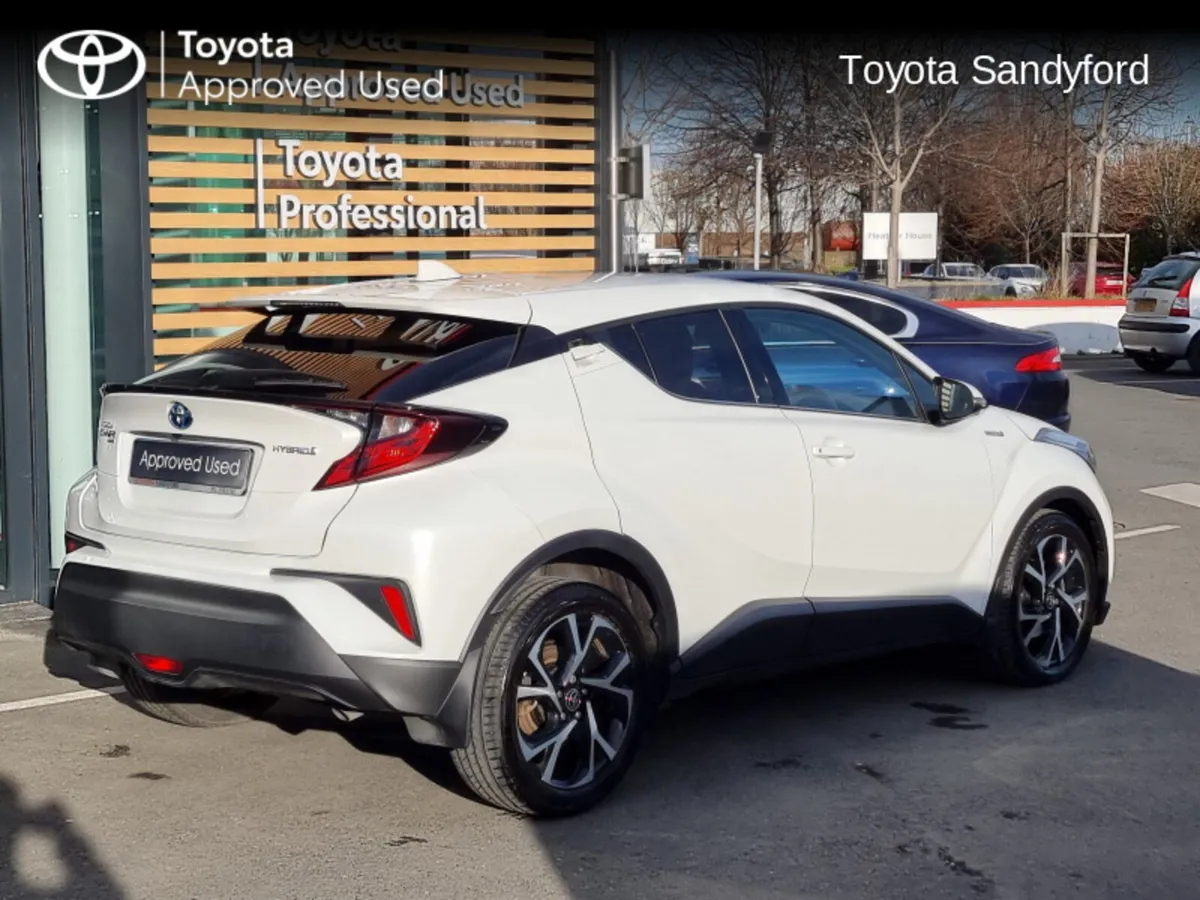 Toyota C-HR HYBRID SPORT // REAR CAMERA // BLUETOO - Image 2