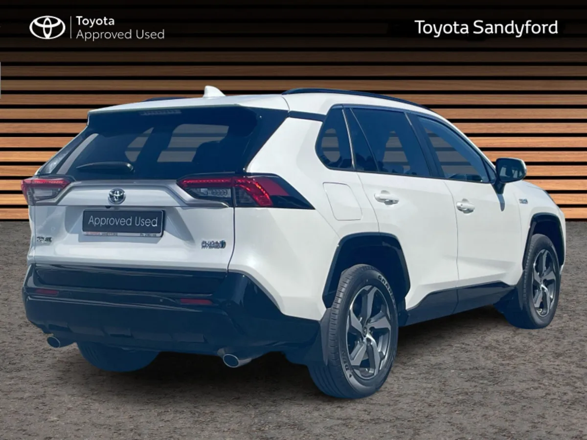 Toyota RAV4 PLUG-IN HYBRID SOL // 4WD // FULL LEAT - Image 2