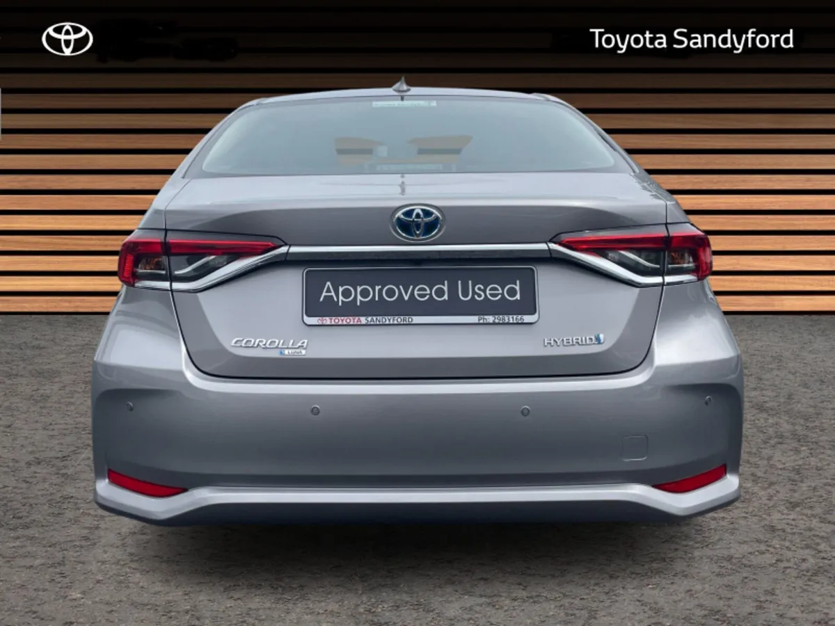 Toyota Corolla HYBRID LUNA SALOON // REAR CAMERA / - Image 4