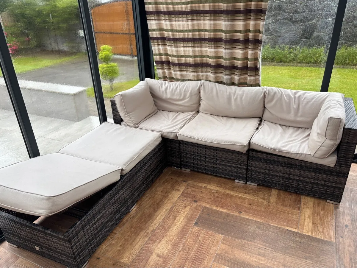 Outdoor furniture - Image 3