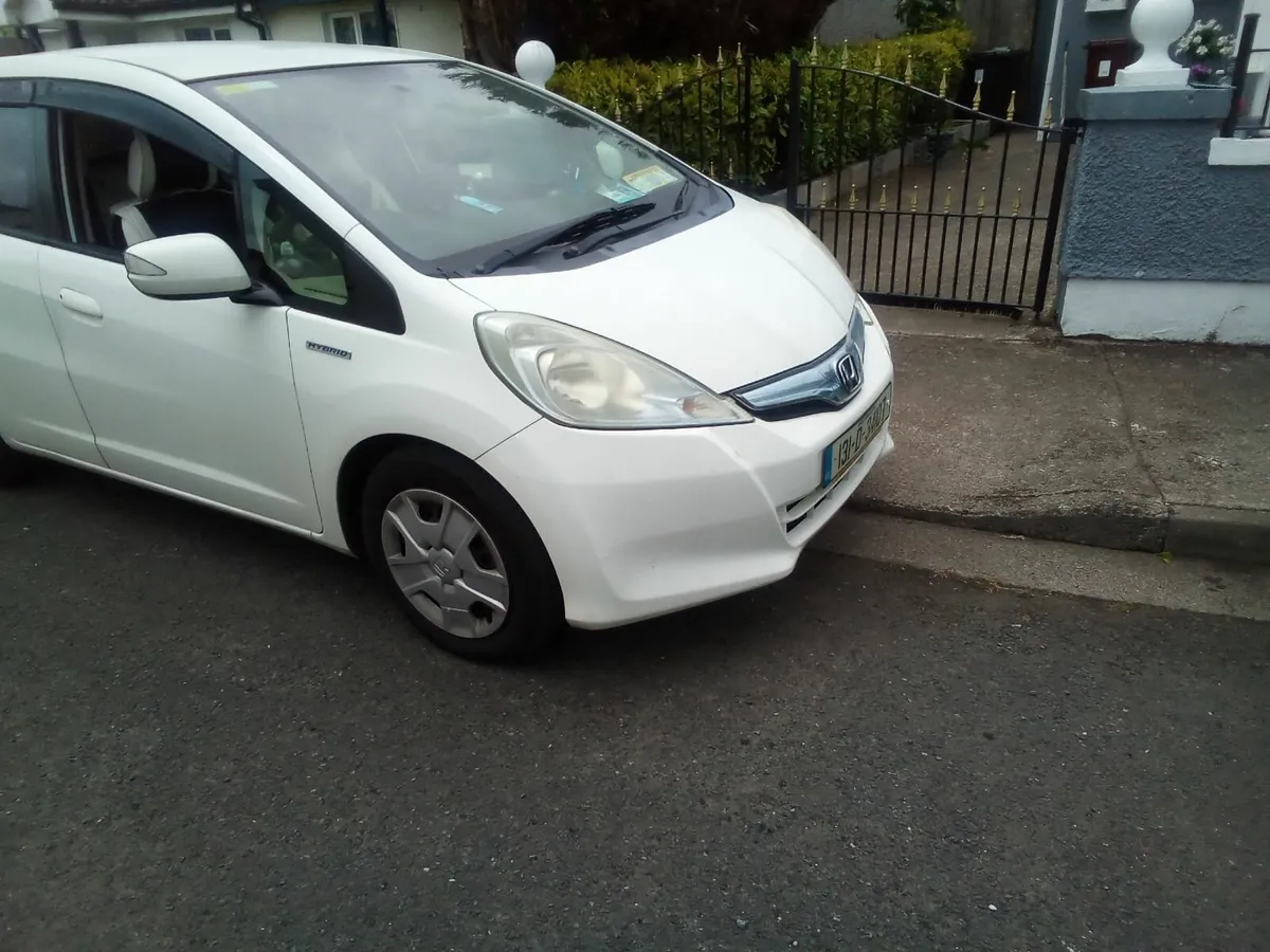 Honda Fit 2013 - Image 2