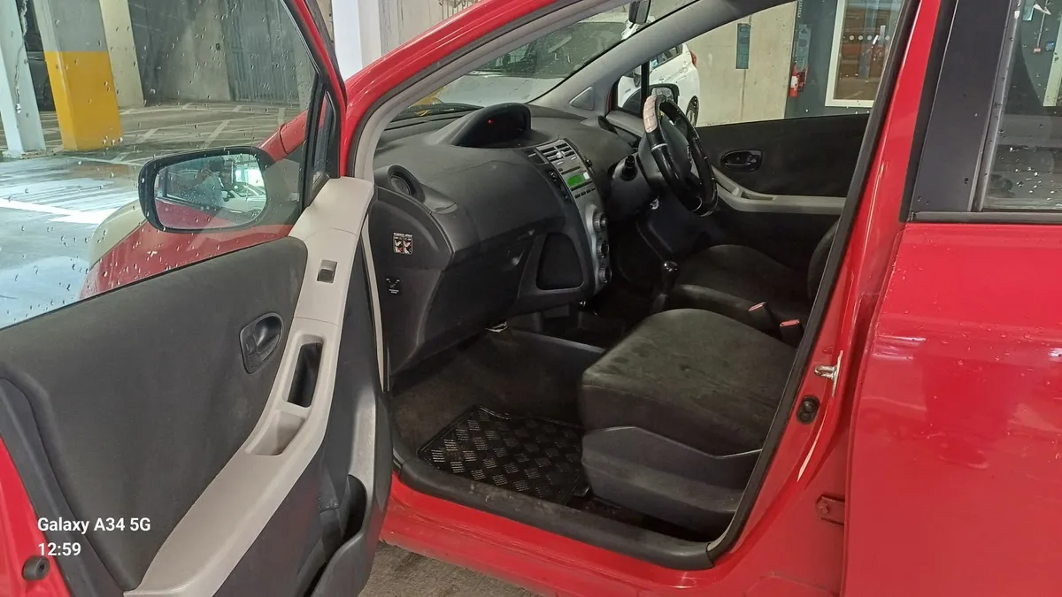 Toyota Yaris 2007 - Image 4