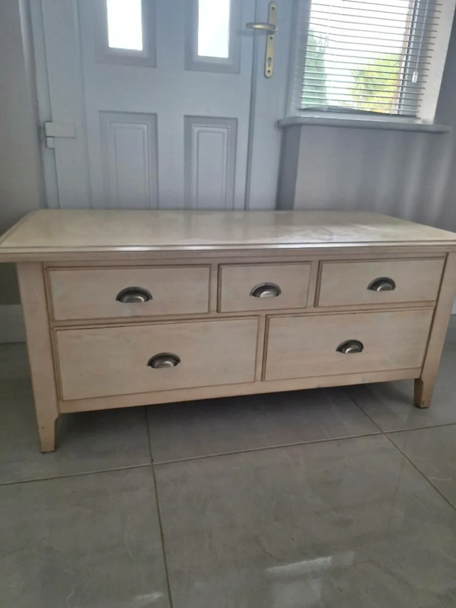 Large coffee table - Image 1