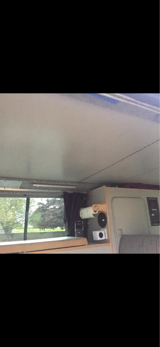 Volkswagen T4 Camper with pop up roof - Image 2