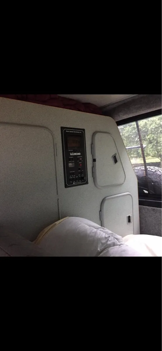 Volkswagen T4 Camper with pop up roof - Image 4