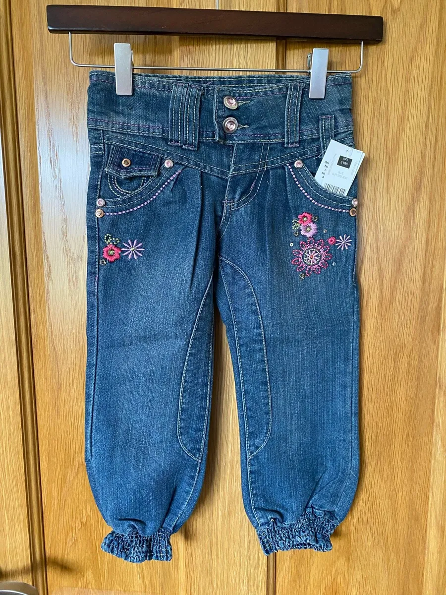 Girl’s Brand New Embroidery Cuff End Jeans 3 years - Image 1