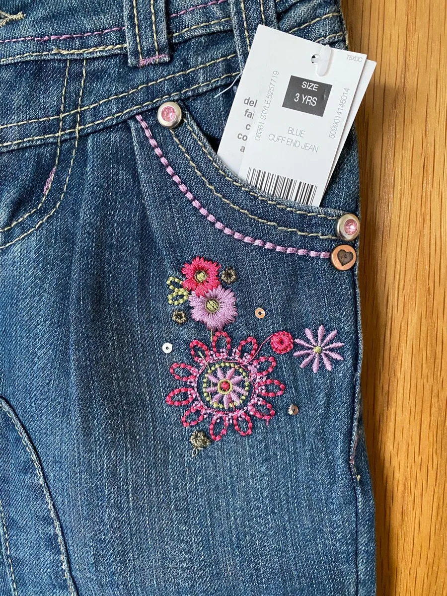Girl’s Brand New Embroidery Cuff End Jeans 3 years - Image 4