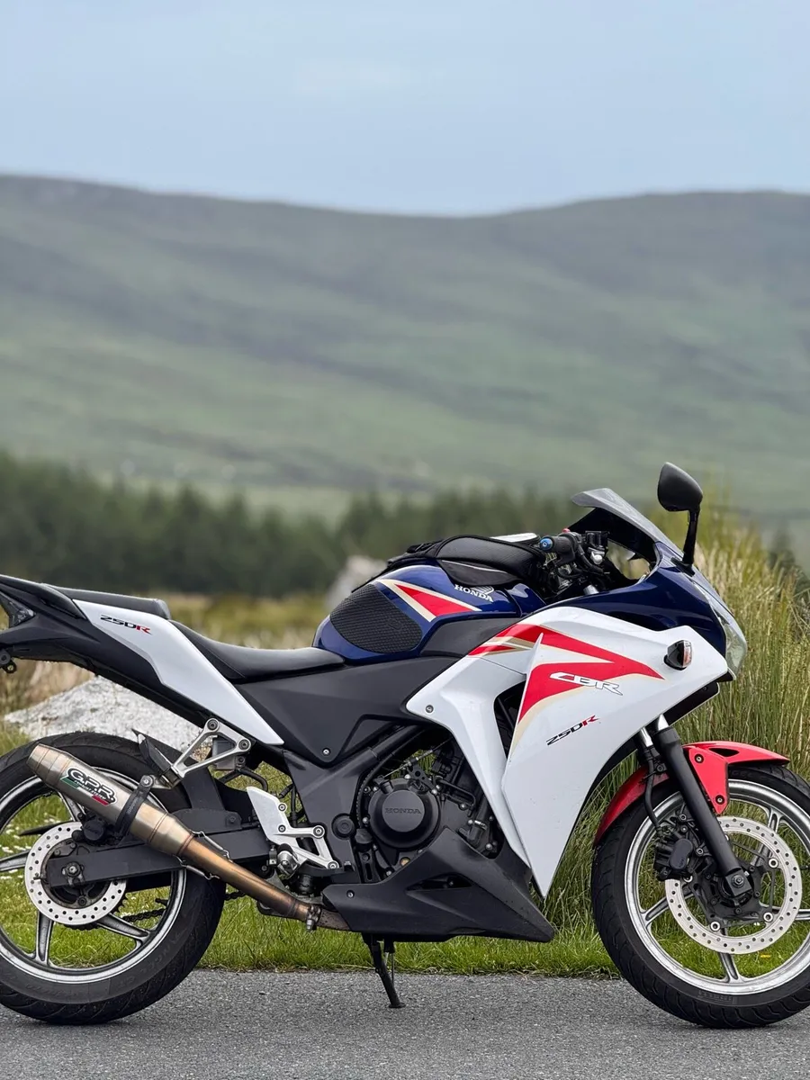 2012 Honda CBR - Image 2
