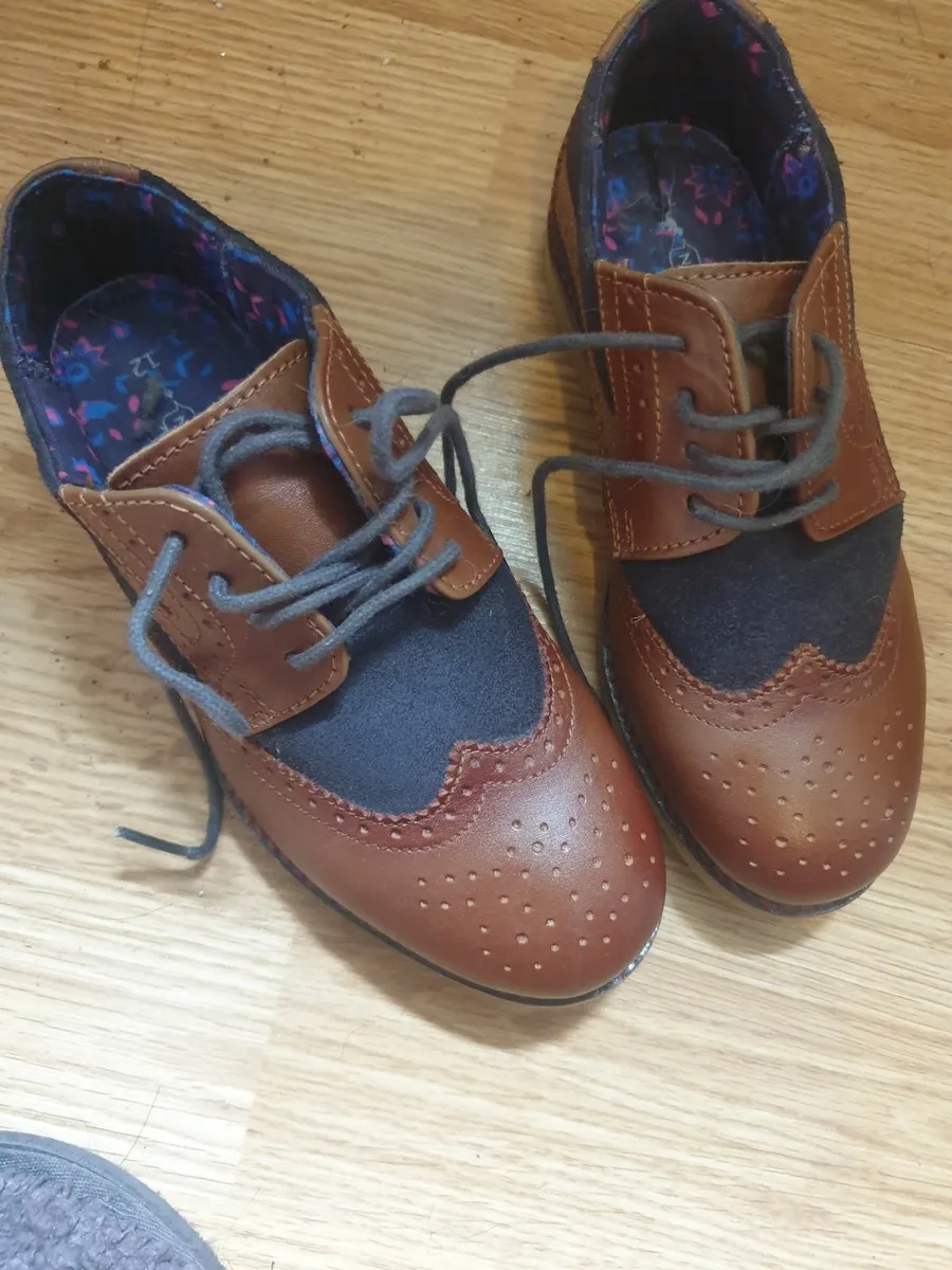 Boys shoes - Image 1