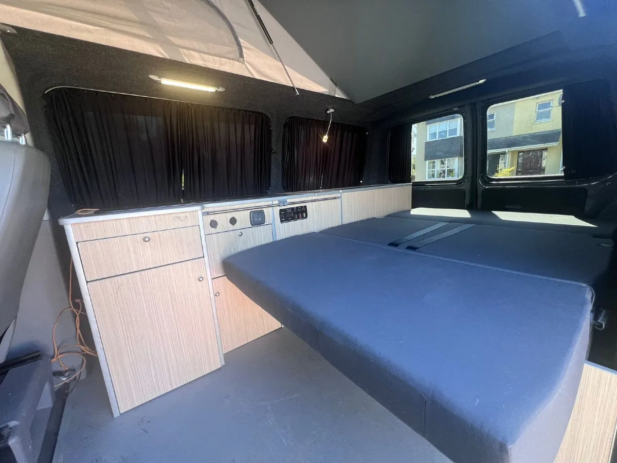 Camper van - Image 1
