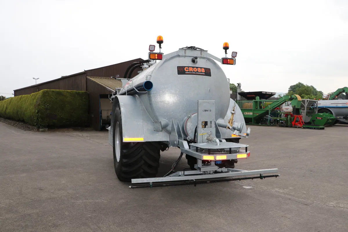 Road Wash Tanker- Split Tanker - Image 2