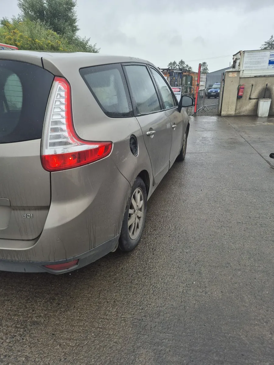 Renault Scenic - Breaking only - Image 1