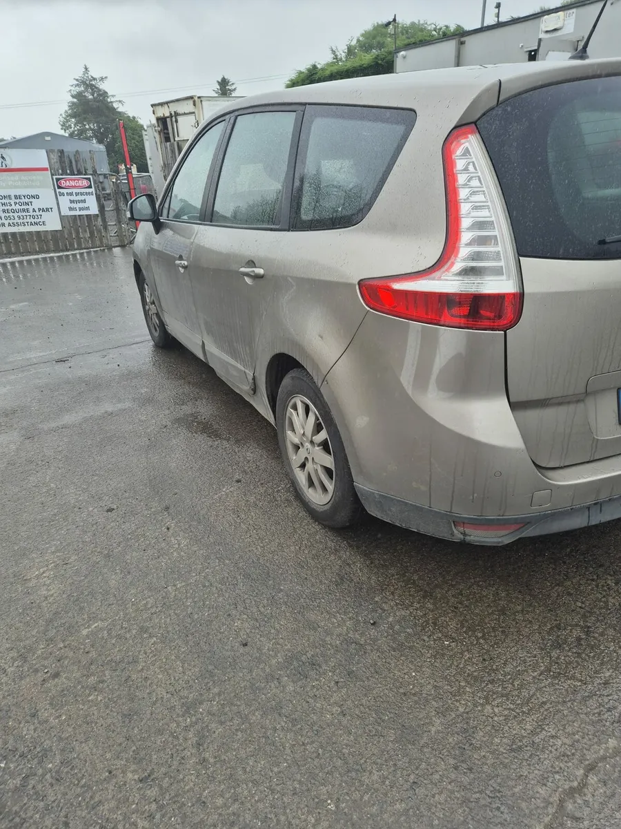 Renault Scenic - Breaking only - Image 2