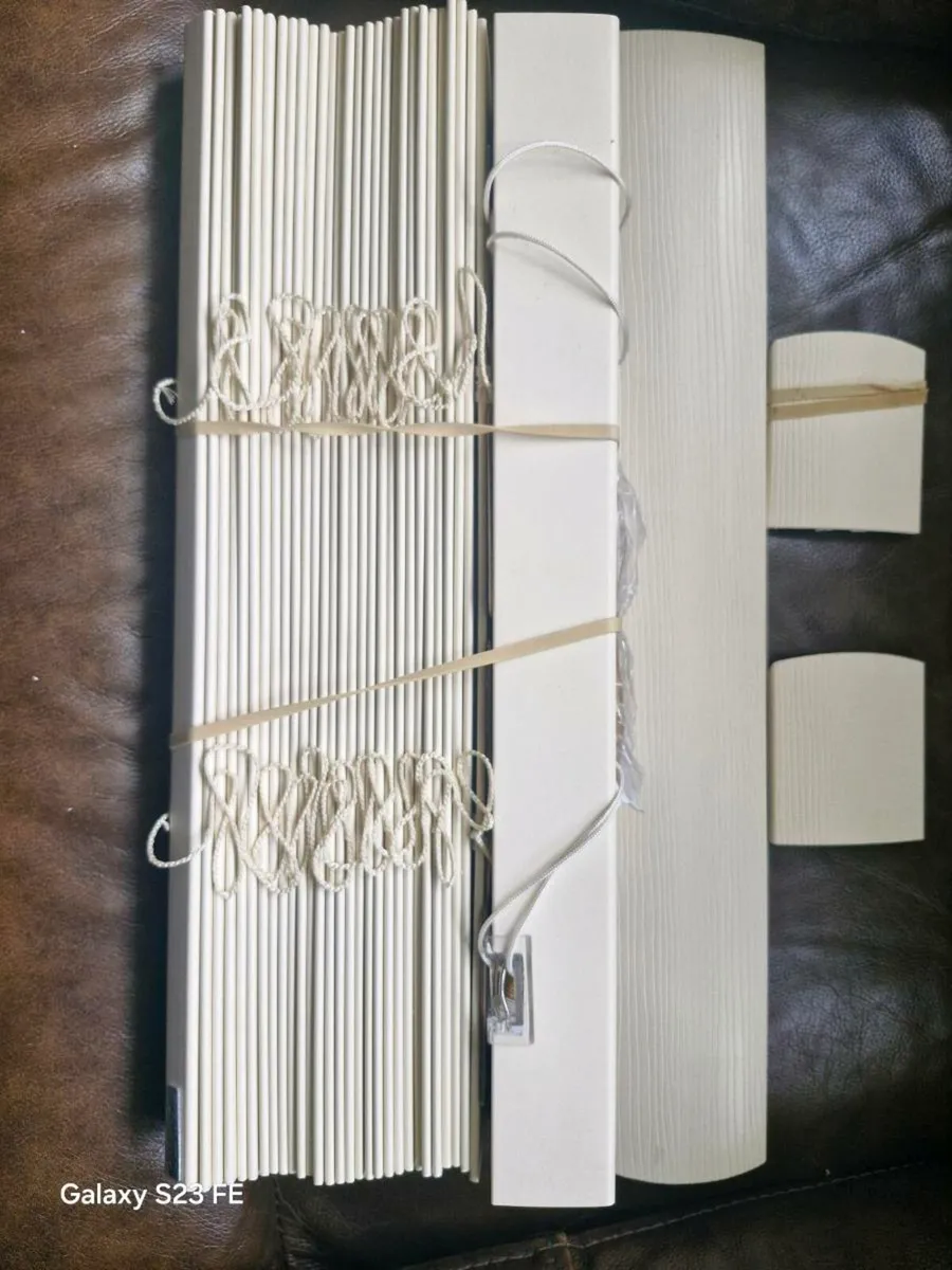 Wooden blinds brand new in box cream - Image 2