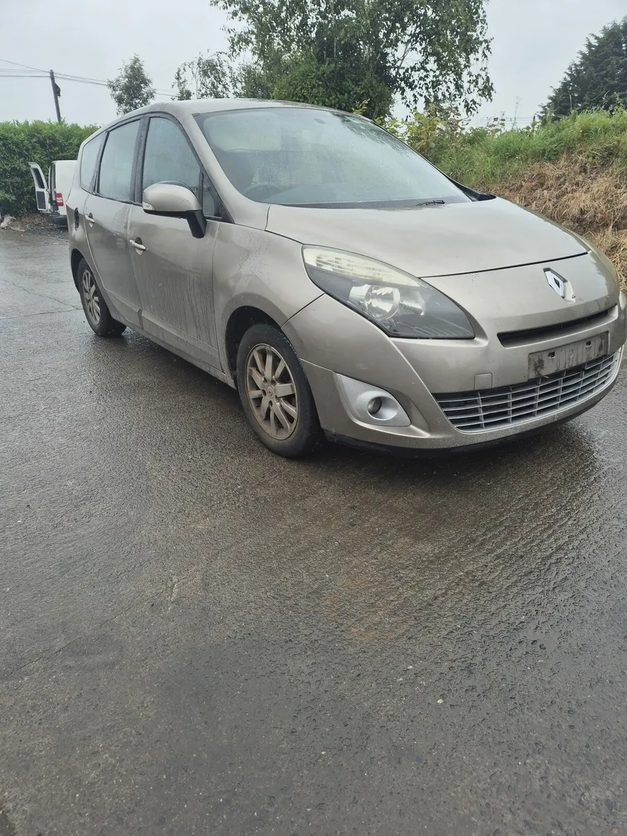 Renault Scenic - Breaking only - Image 4