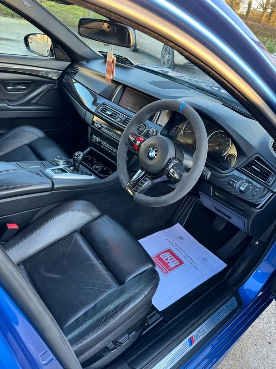 BMW M5 - Image 2