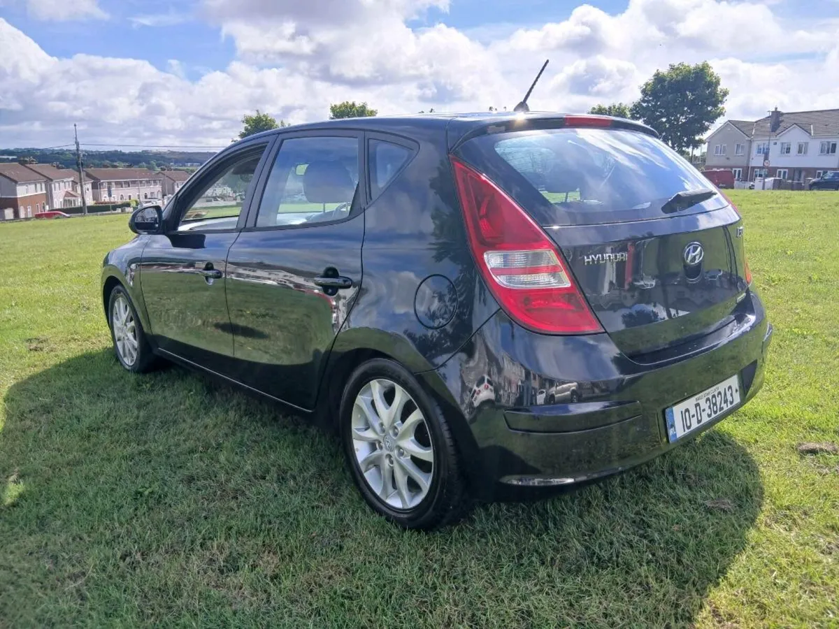 10 Hyundai i30 1.6 CRDI New Nct - Image 3