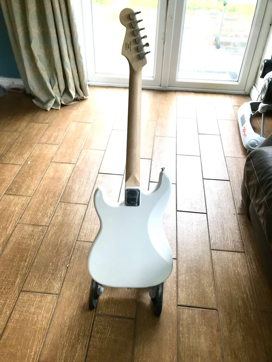 Squire Sonic Hardtail strat guitar - Image 2
