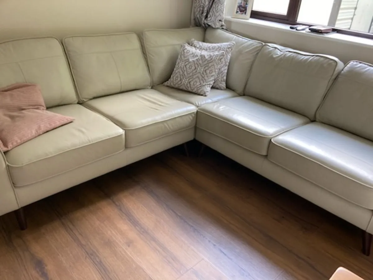 Corner sofa - Image 1