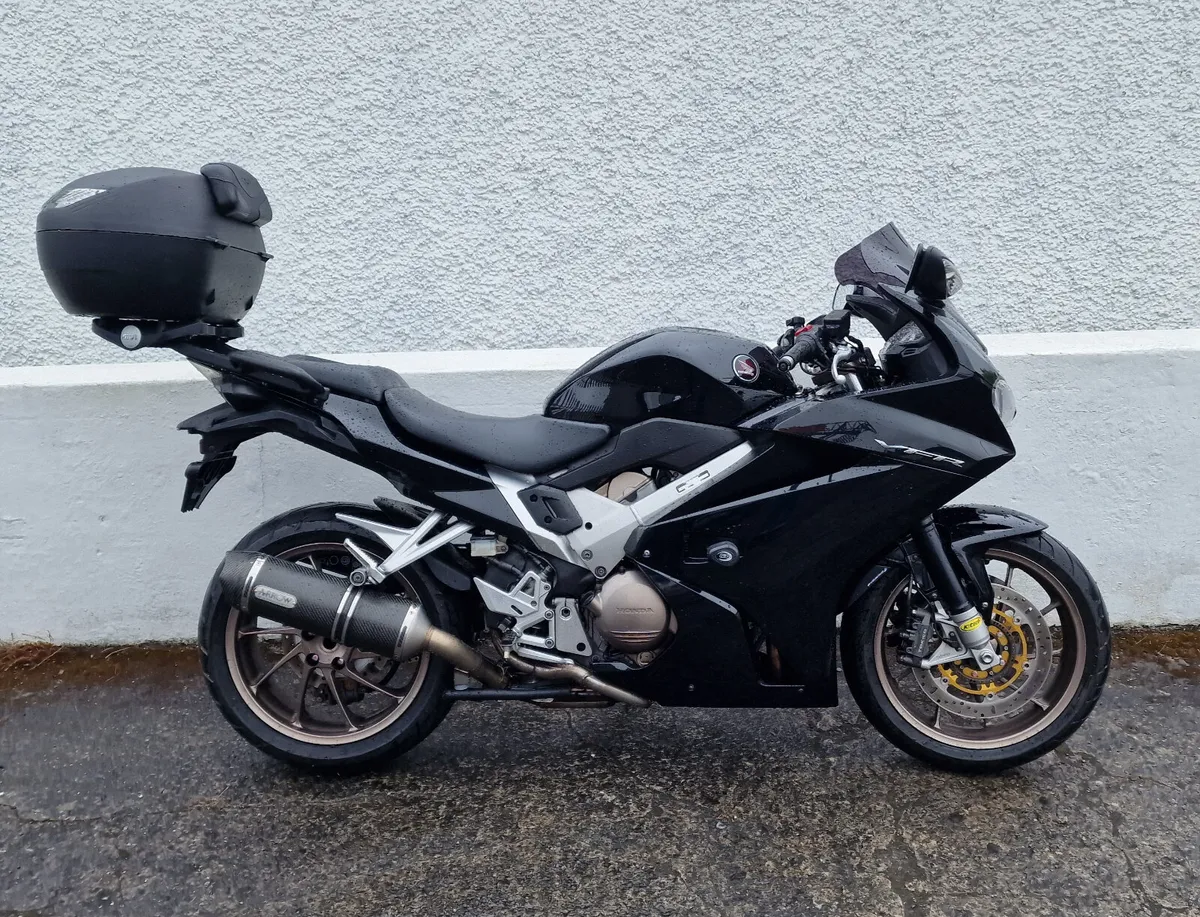 VFR800 K tech suspension @ Doyles Athlone - Image 1