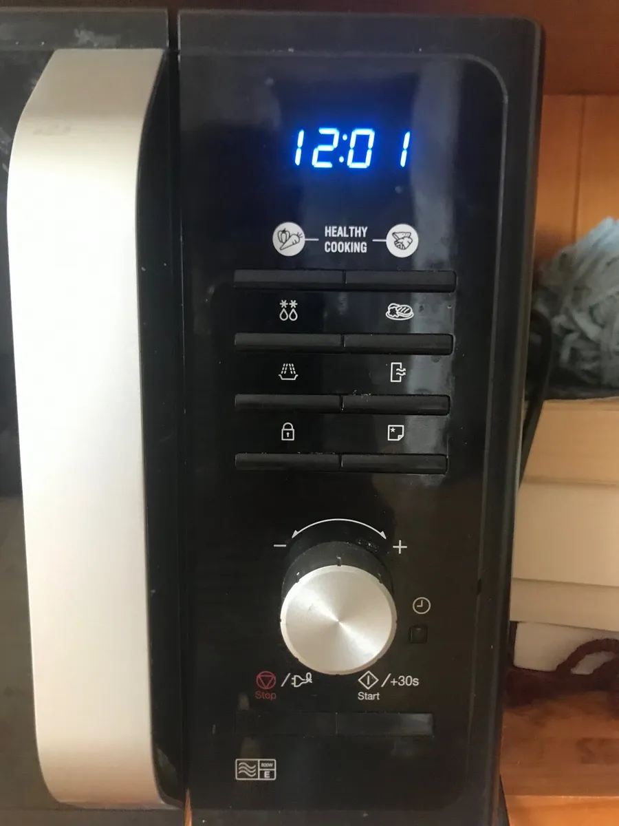 Samsung Microwave 800W - Image 3