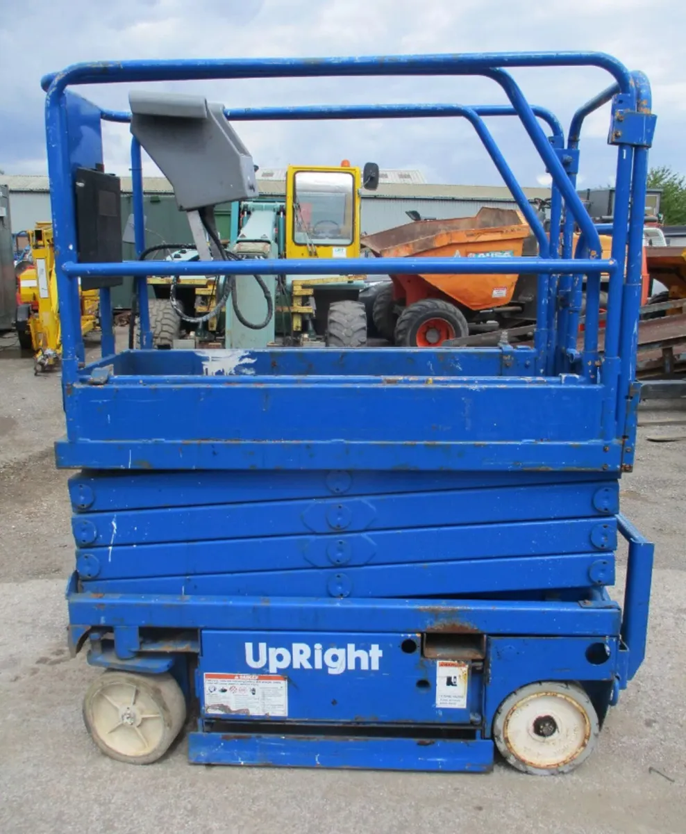 Scissor lift - Image 1