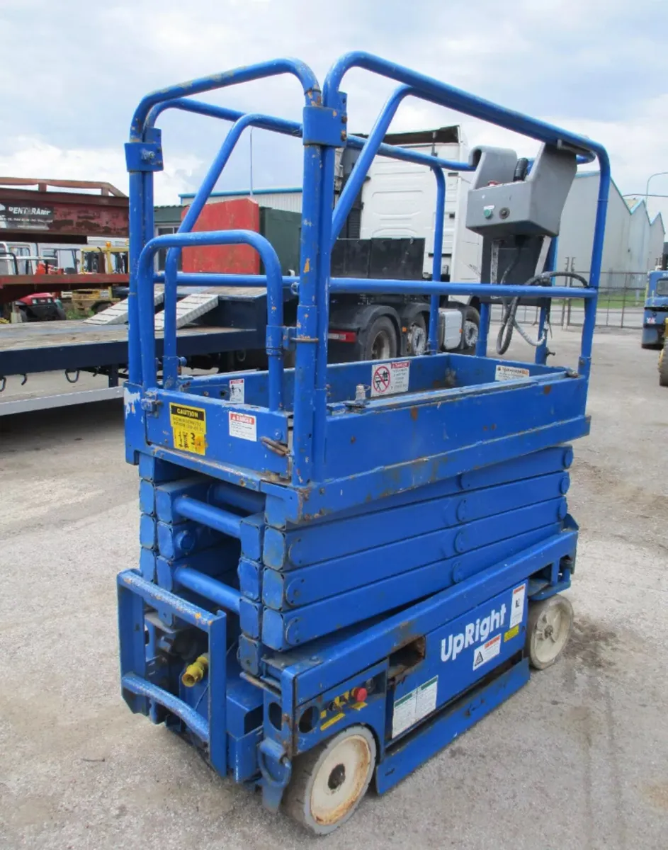 Scissor lift - Image 2