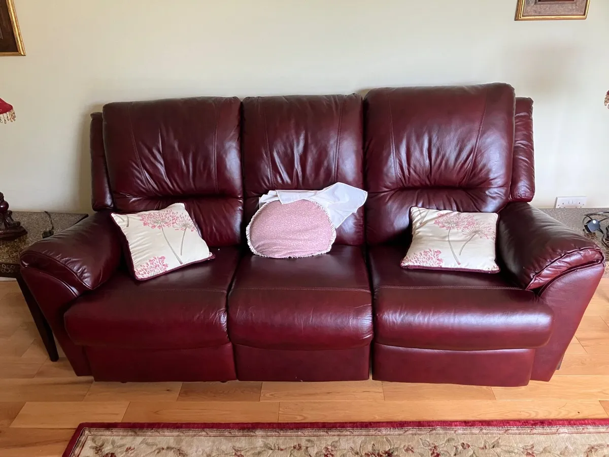 Three piece leather recliner suite - Image 1