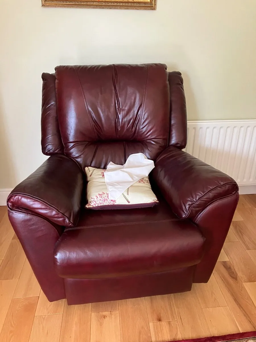 Three piece leather recliner suite - Image 2