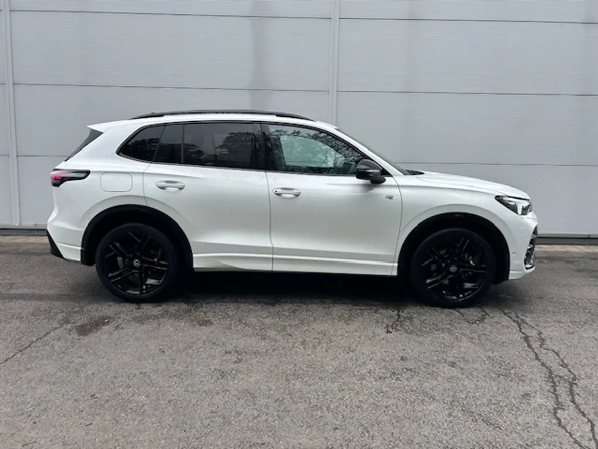 Volkswagen Tiguan Tiguan R-line 2.0tdi 150 DSG Bl - Image 2