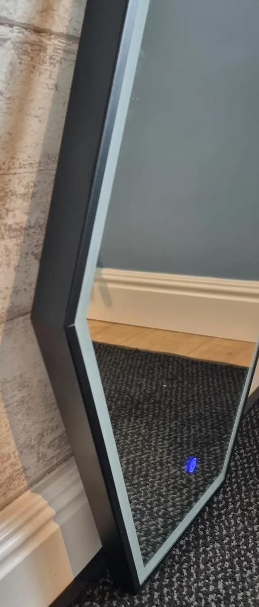 LED Bathroom Mirror 50x70cm - Image 3