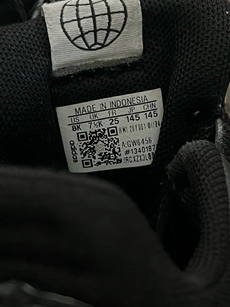 Boys adidas shoes - Image 3