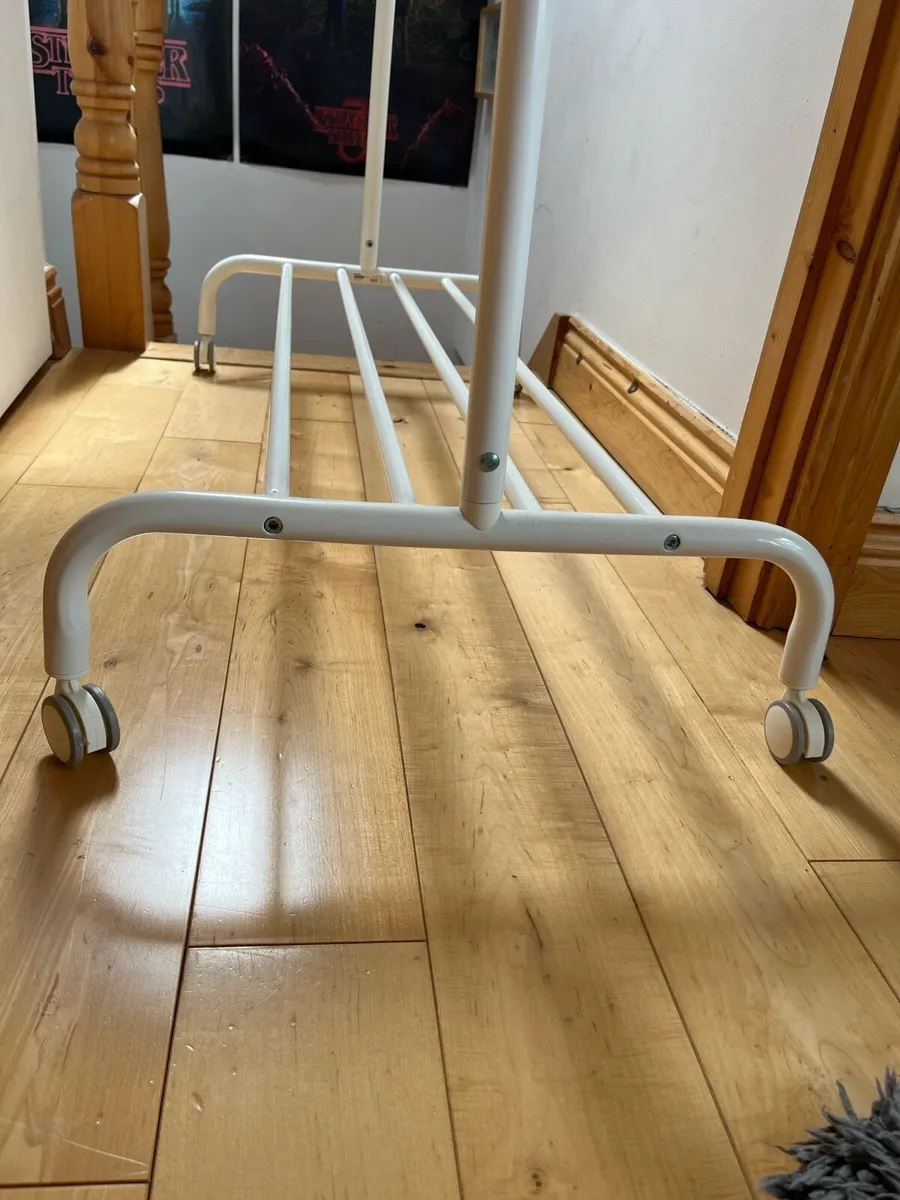 Clothes rail - Image 4