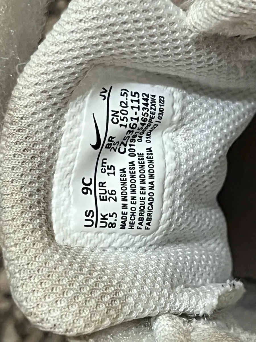Girls nike shoes - Image 3