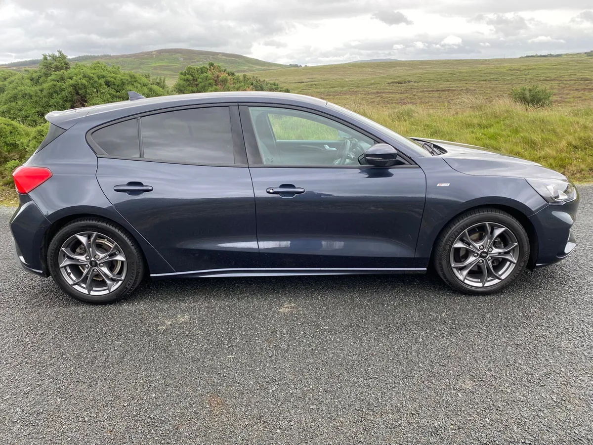 Ford Focus 2021 ST-Line Auto Diesel - Image 3