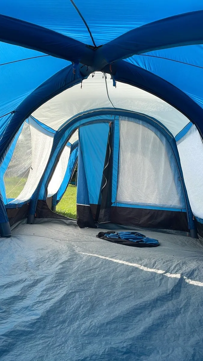 8 man tent - Image 1
