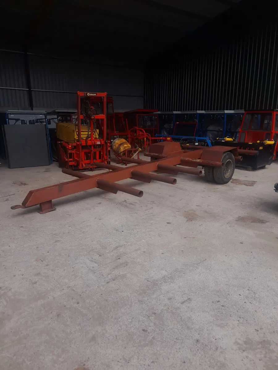 Bale trailer - Image 1
